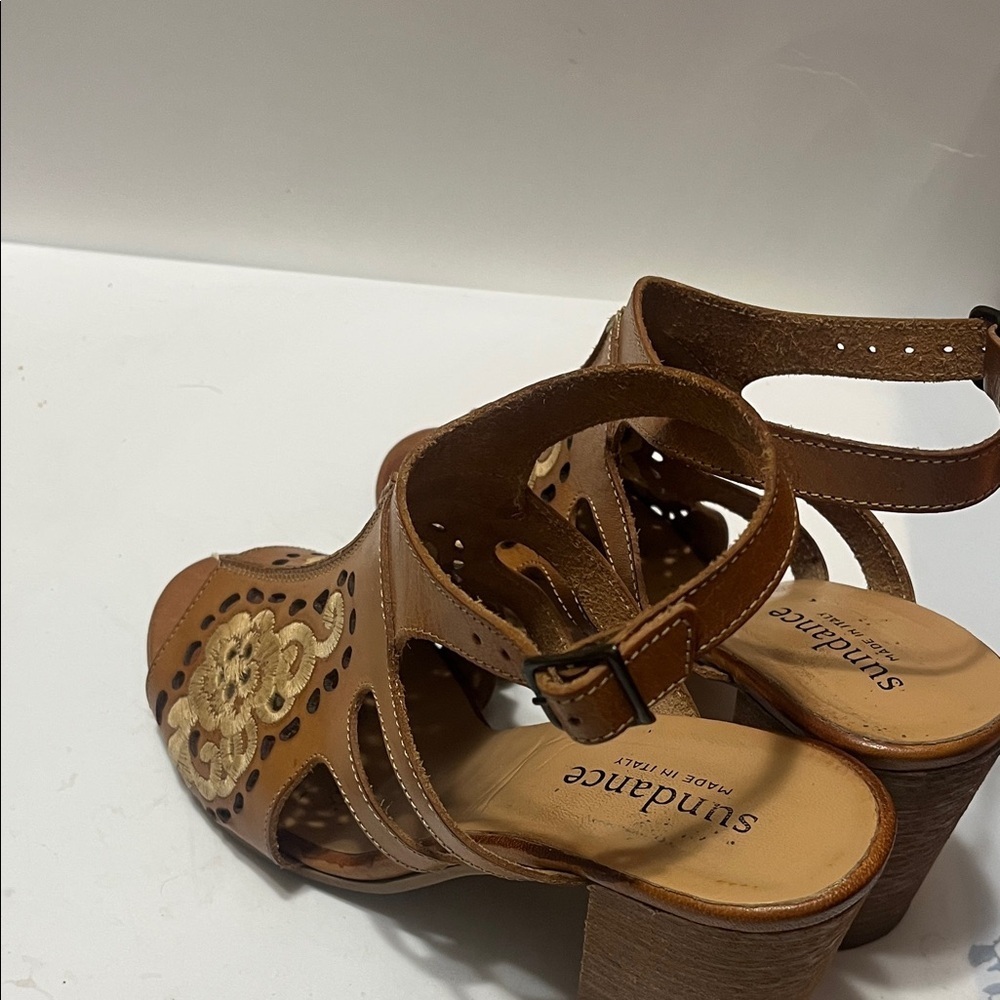 Sundance Brown Sandals with Floral Cutouts Sz 9 Women Chunky Heel - Picture 7 of 8